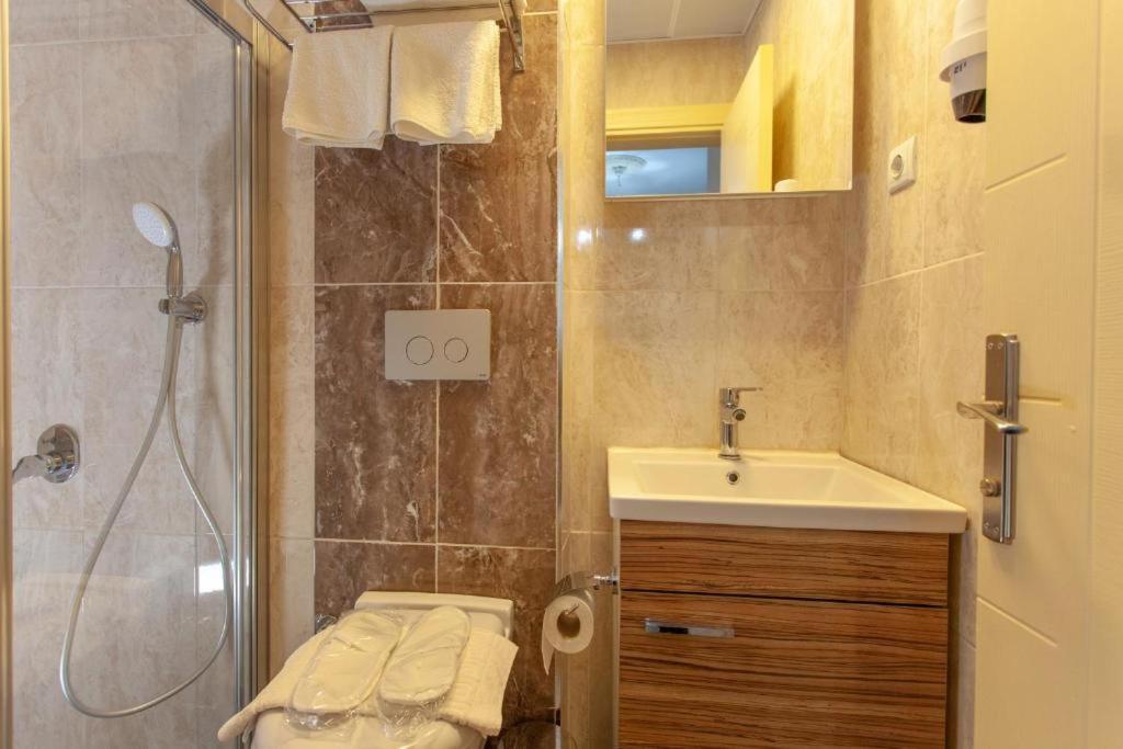 Ozmen Hotel Old Town Kaleici Adult Only Анталія Екстер'єр фото